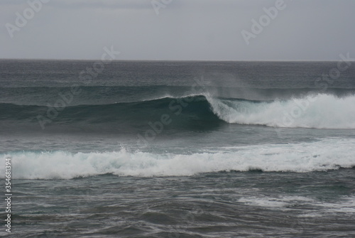 Pacific ocean waves lined up nicely © zane