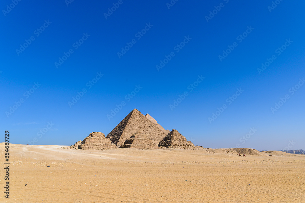 Great Pyramid of Giza- The Pyramids of Menkaure- Khafre and Khufu- Giza Necropolis- Unesco World Heritage List 1979- Egypt- Egyptian civilisation- Old Kingdom- Dynasty IV Great Pyramid of Giza- The Pyramids of Menkaure- Khafre and Khufu- Giza Necropolis- Unesco World Heritage List 1979- Egypt- Egyptian civilisation- Old Kingdom- Dynasty IV