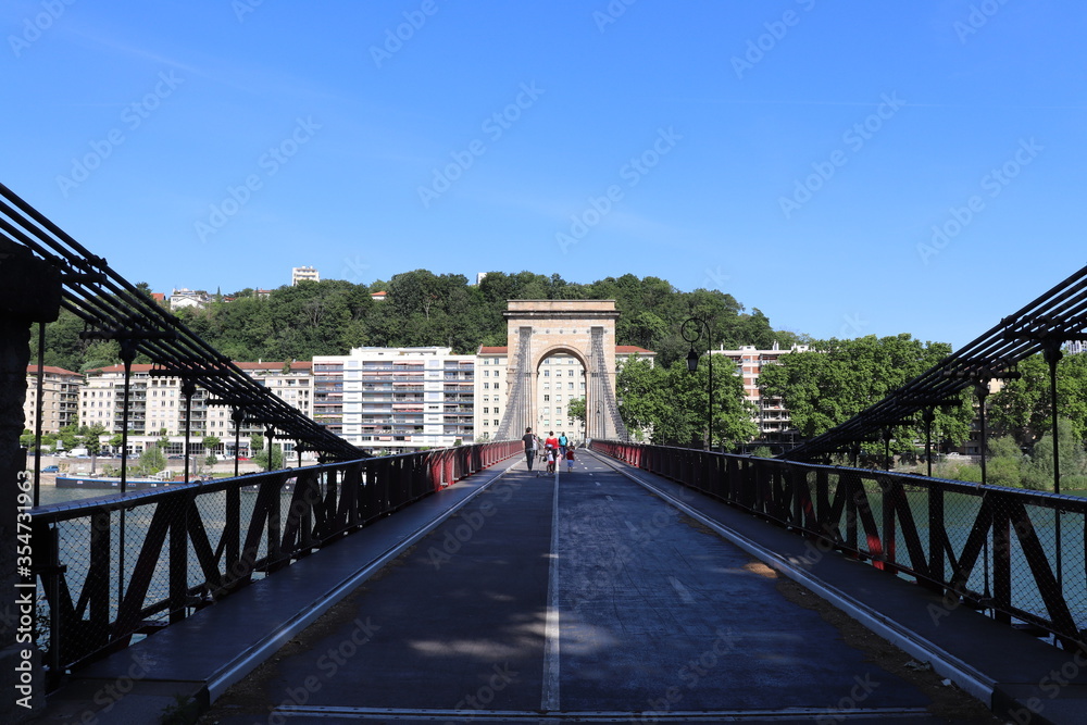 Le pont Mazaryk, passerelle piétonne et pont suspendu sur la rivière Saône à Lyon, ville de Lyon, département du Rhône, France