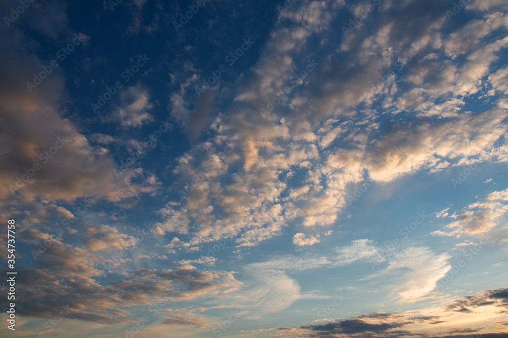 Obraz premium Beautiful sky with clouds during sunset