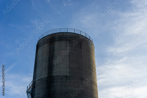Industrial storage silo