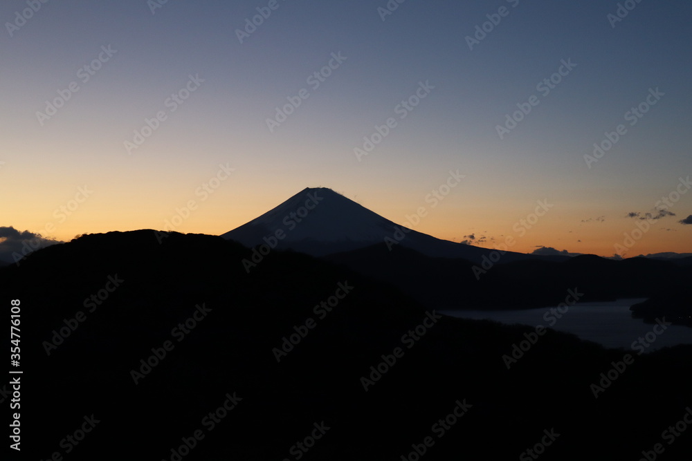 The silhouette of Mt. fuji at twilight 