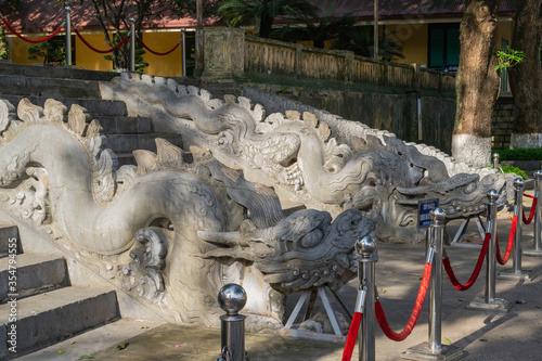 Фотография Stone dragon carving at Imperial Citadel of Thang Long Hanoi