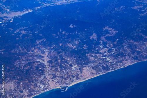 Puerto de Arenys de Mar y Canet de Mar, Barcelona, España. Fotografía aérea desde que se observa la costa mediterránea de Cataluña. photo