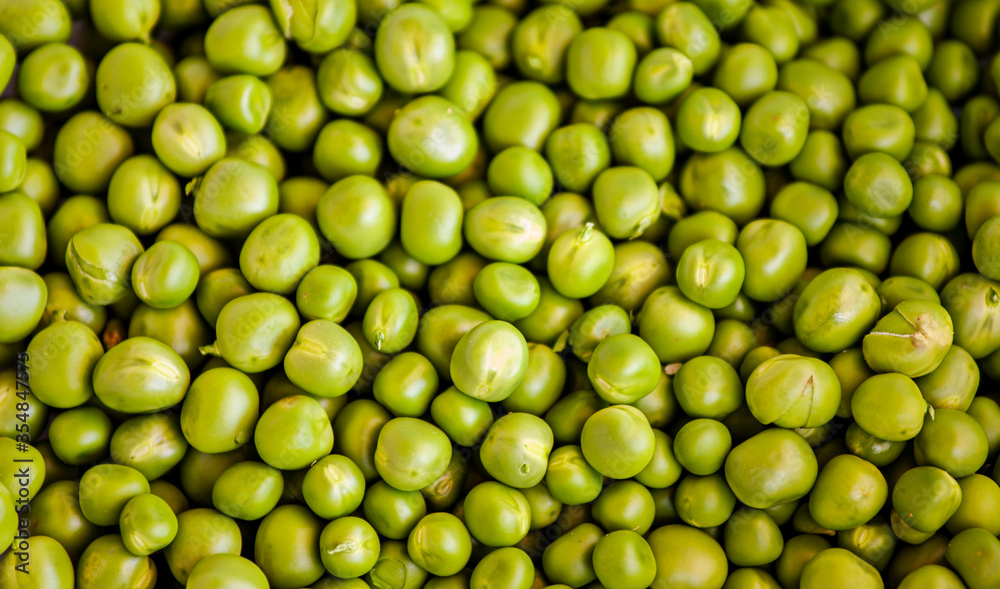 fresh green peas fresh green peas