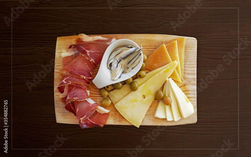 Fotobehang Croatian traditional food, Dalmatian plate