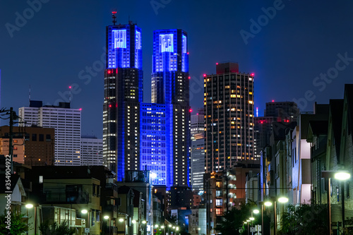 東京都庁 夜景 ブルーライトアップ 神田川、花見橋から（中野区） photo