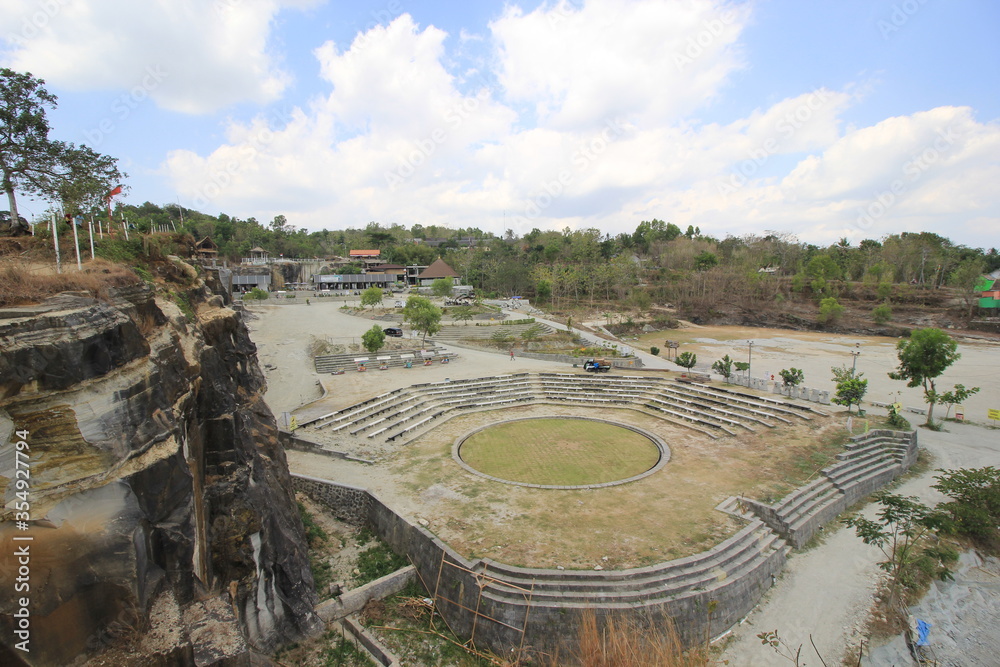 ancient roman amphitheater