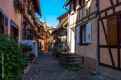 Eguisheim, colors in the houses and flowers in the windows
