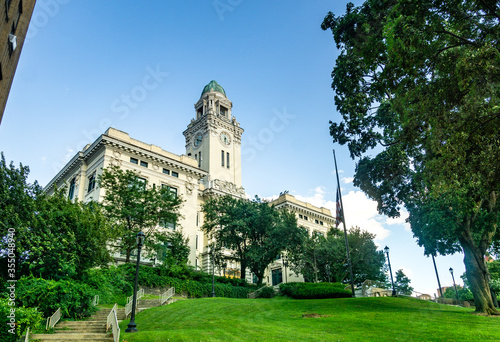 Obraz na płótnie Yonkers, NY / United States - Aug. 10, 2019: A view of Yonkers historic City Hall. w salonie