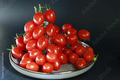 organic fresh  grape cherry tomatoes