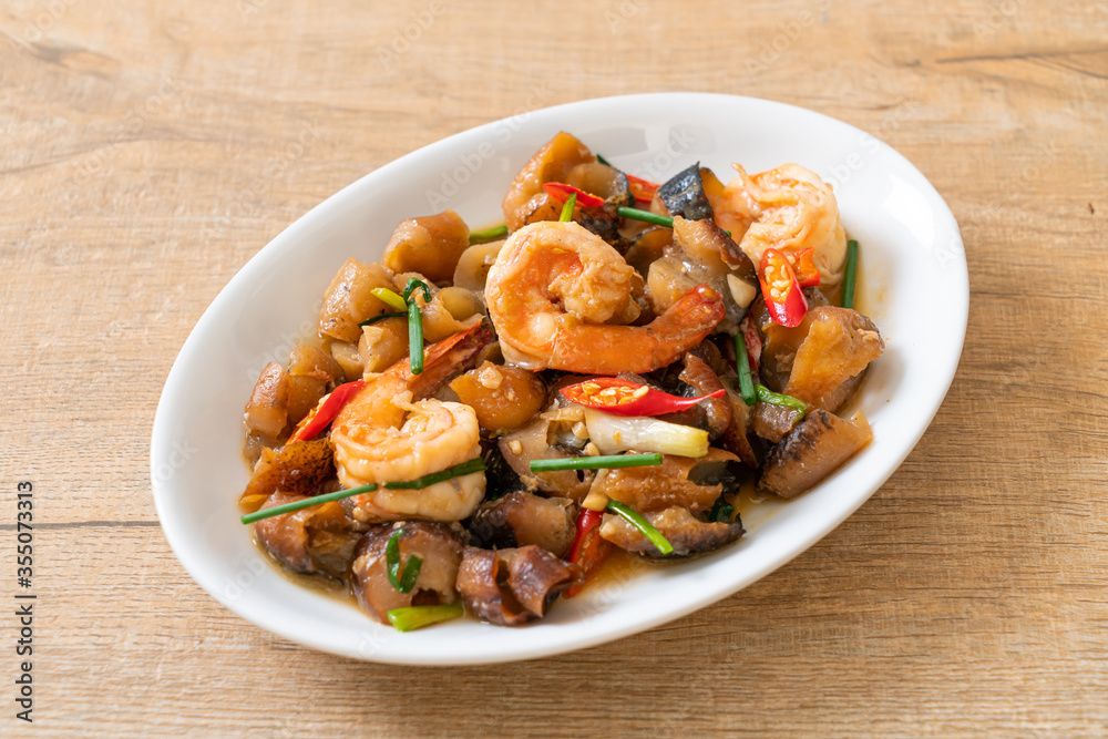 Stir-Fried Sea Cucumber with Shrimps Stir-Fried Sea Cucumber with Shrimps