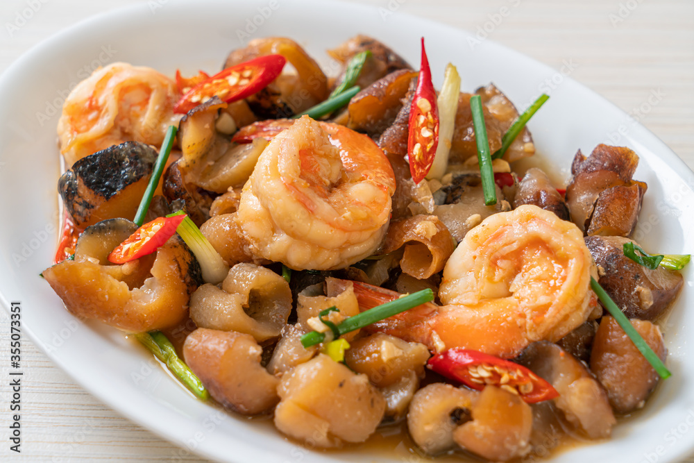 Stir-Fried Sea Cucumber with Shrimps Stir-Fried Sea Cucumber with Shrimps