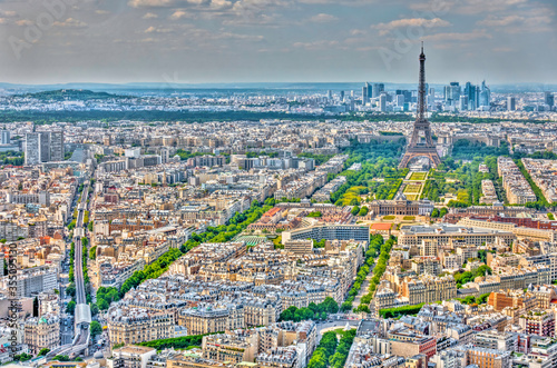 Panoramic view of Paris, France © mehdi33300