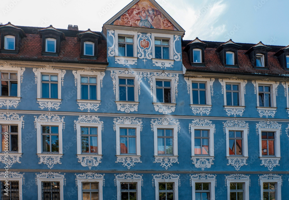 BlauesHaus an der unteren Rathausbrücke in Bamberg