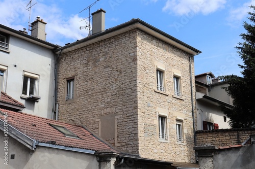 Maison d'habitation typique à Bourgoin Jallieu, ville de Bourgoin Jallieu, Département de l'Isère, France © ERIC