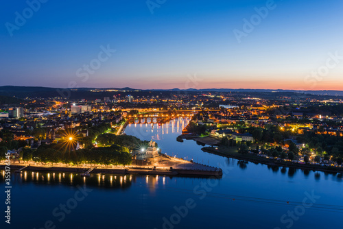 Das Deutsche Eck in Koblenz bei Sonnenuntergang; Deutschland
