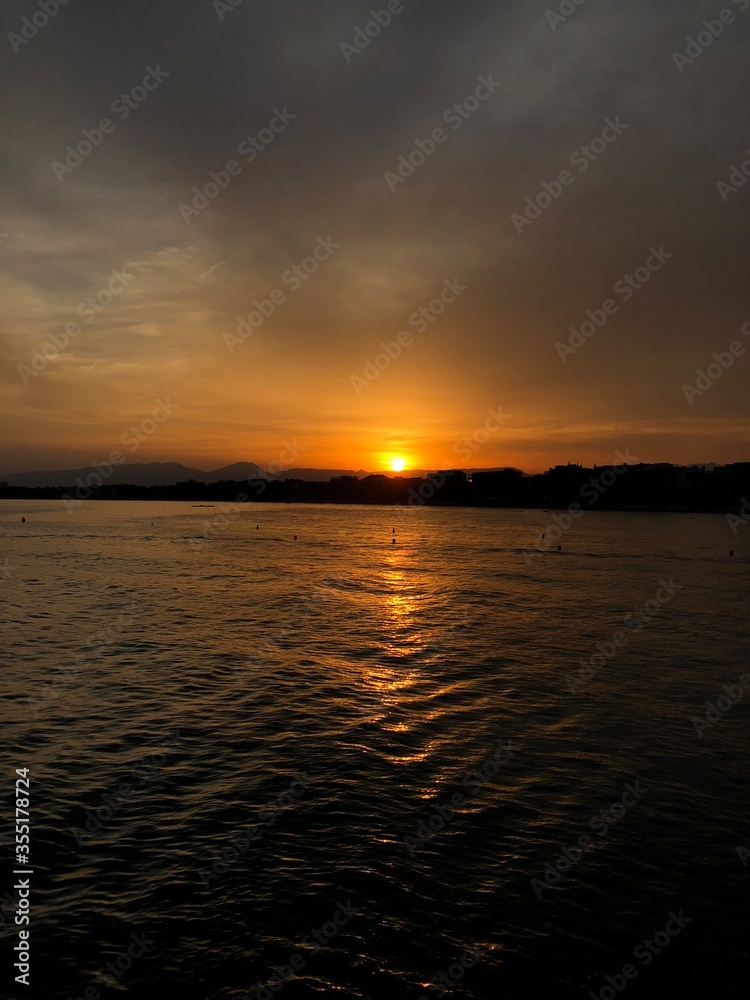 Fototapeta premium sunset over the sea