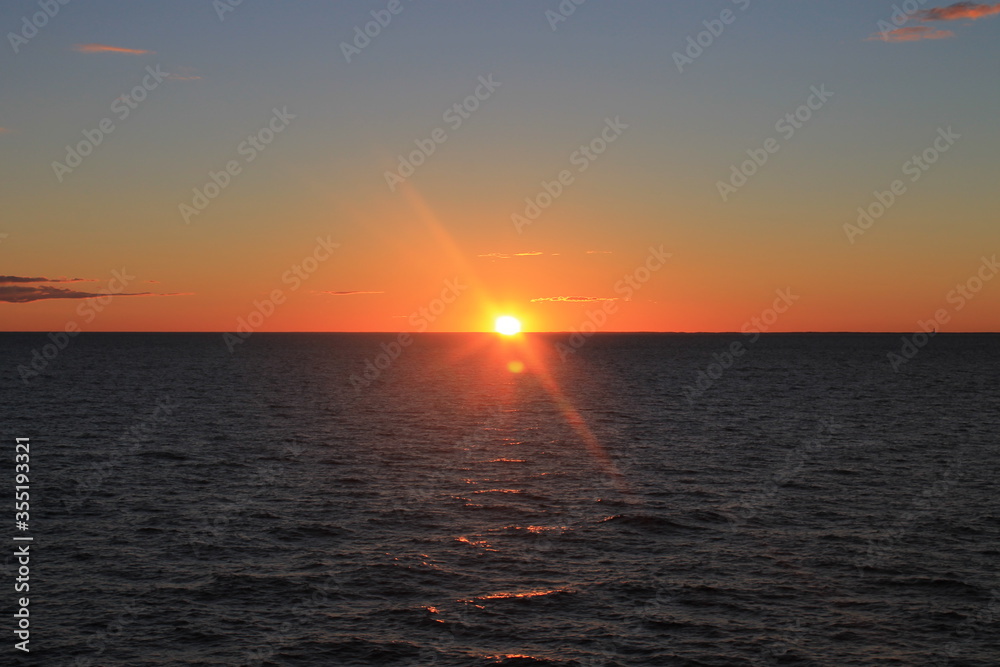 Obraz premium sunset over the sea