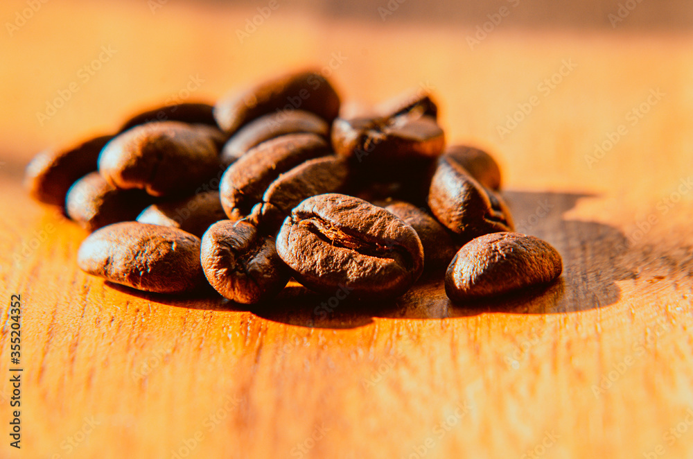 Fototapeta premium Coffee grains and pot fresh aroma