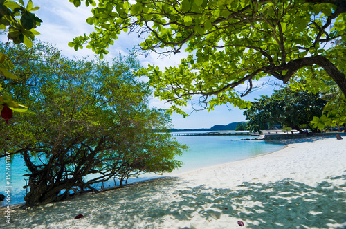 Fototapeta Naklejka Na Ścianę i Meble -  Beautiful beach in Koh Kham Thailand