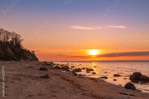 Sonnenuntergang Steilk  ste Eckernf  rder Bucht