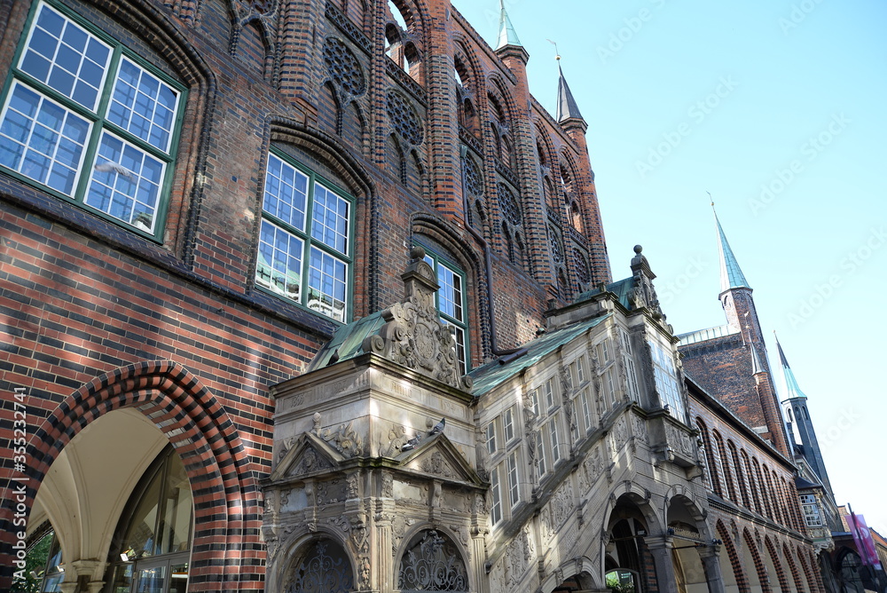 Rathaus in Luebeck - obrazy, fototapety, plakaty 