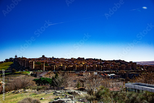 vistas de la muralla de avila © JIAAGUEROPHOTO