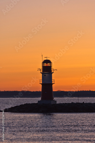 Lighthouse at Warnem  nde Port While Sunrise  Rostock  Baltic Sea  Mecklenburg Western Pomerania  Germany  Europe