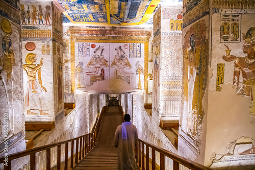 Burial chamber with colorful Egyptian hieroglyphics at the valley of the kings, Fototapet