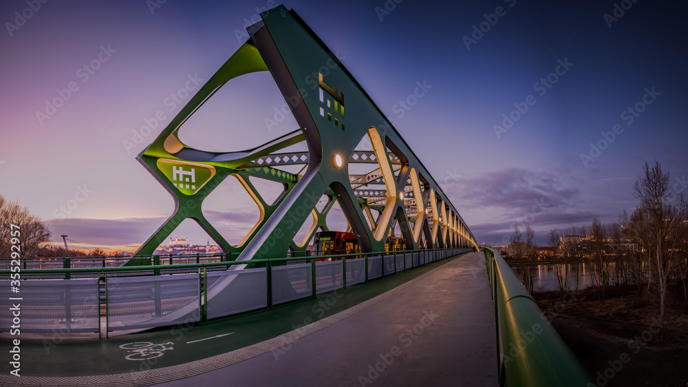 Fotografia Old Bridge in Bratislava