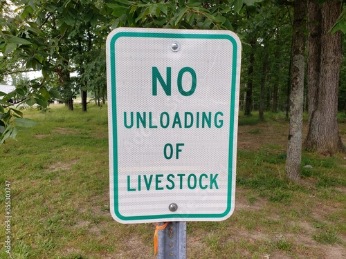 no unloading sign