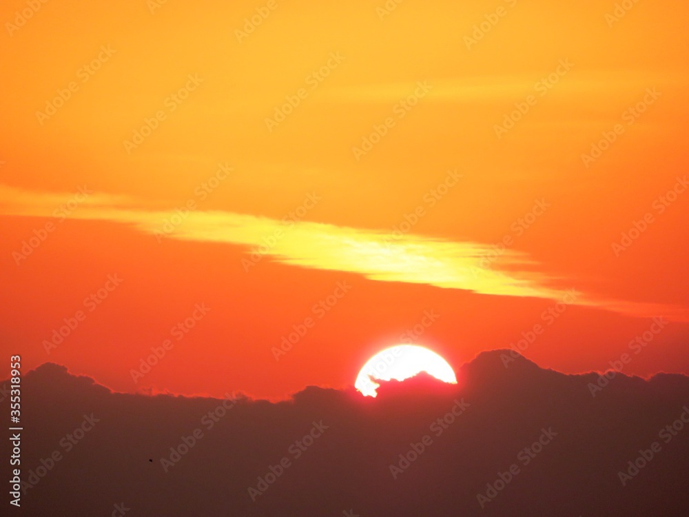 日本の田舎の風景　1月　夕陽と夕焼のグラデーション