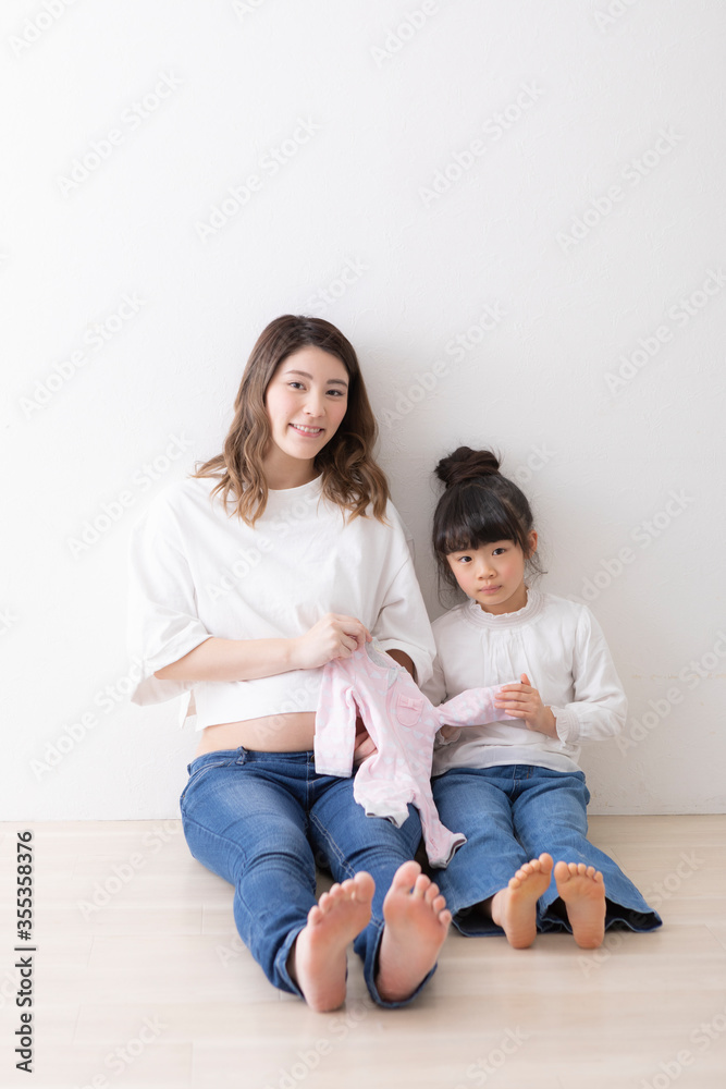 妊婦さんと女の子のポートレート 妊婦さんと女の子のポートレート