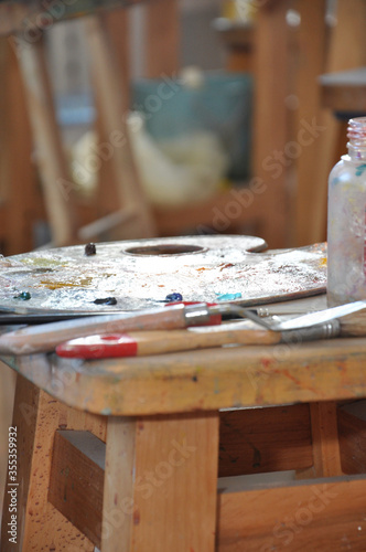 artist palette with brushes