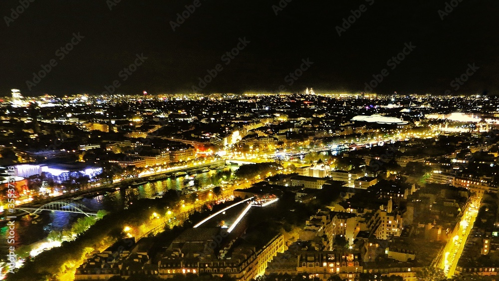 Paris de nuit, pris du haut de la tour effel Paris de nuit, pris du haut de la tour effel