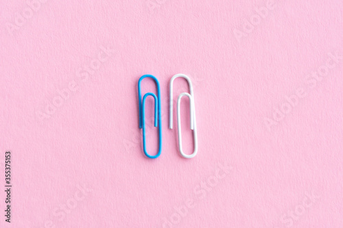 Quadro em tela paper clips on a pastel background