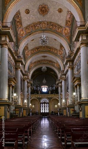 interior of the cathedral of Leon Guanajuato, column baroque style, arcs symmetry
