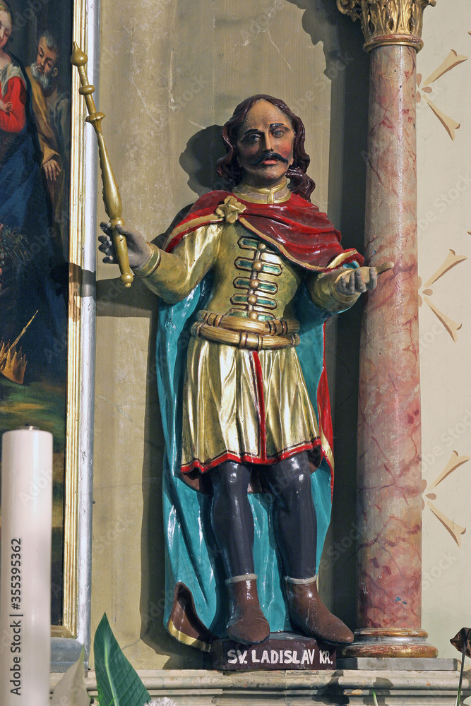 Obraz premium St. Ladislaus the King, statue at the Altar of the Holy Three Kings at St. Peter's Church in Sveti Petar Orehovec, Croatia