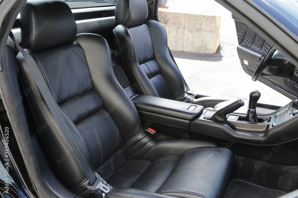 Leather car interior seats in a car 1991 Acura NSX 0036