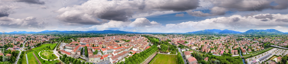 Obraz premium Amazing aerial view of Lucca, famous town of Tuscany
