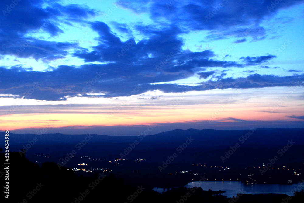 Fototapeta premium Mountain views and sky forest In the evening