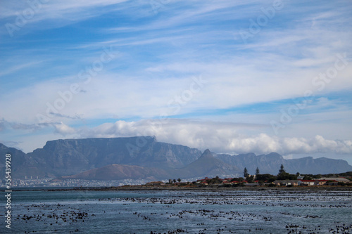 Tafelberg in Kapstadt aus ASicht von Robben Island 