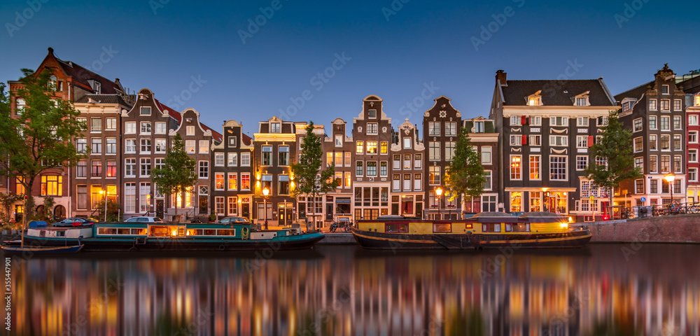 Obraz na płótnie Amsterdam canal in The Netherlands w salonie