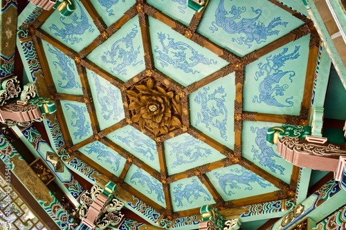 The Chinese design of the roof. © Takayan