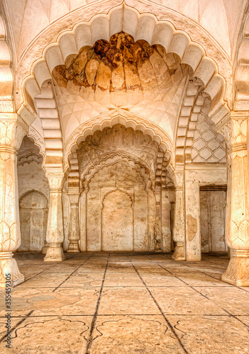 Canvas Print Decorated arches of the mosque at the Bibi ka Maqbara, built by Azam Shah in 1678, as a son's tribute to his mother, Begum Rabia Durrani, the Queen of Mughal emperor Aurangzeb