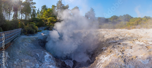 Canvas Print Craters at Wai-O-Tapu in New Zealand