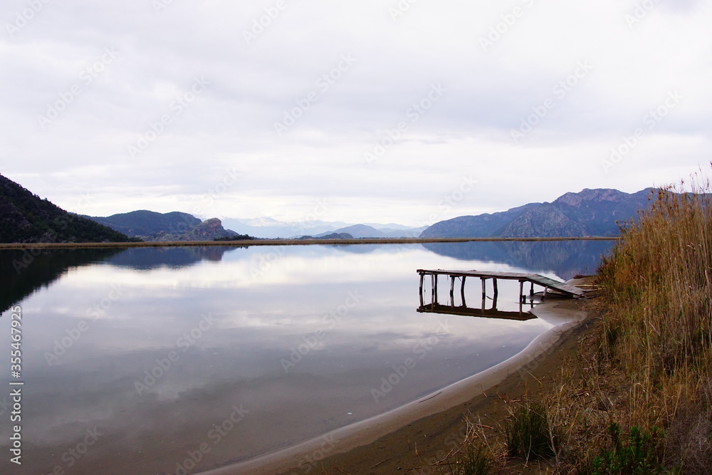 Obraz premium dam on the lake