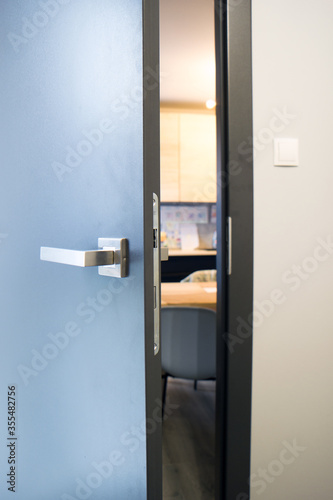 Fototapeta Please open the door