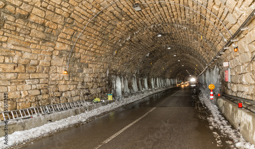 Tunnel auf der Hochalpenstrasse.